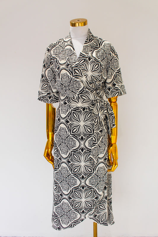 Vestido Cruzado Estampado Negro