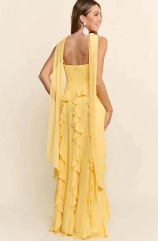 Vestido Largo Amarillo Soleil con Abertura Frontal y Ruffles