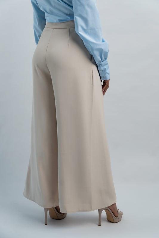 Pantalon Beige con Faldon Asimetrico