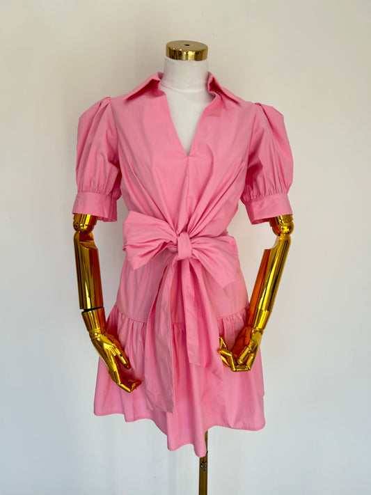 Vestido Corto con Nudo Enfrente