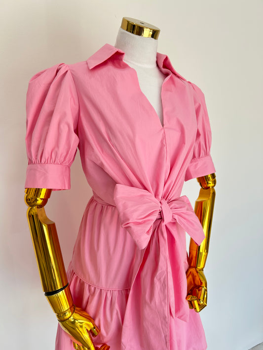 Vestido Corto con Nudo Enfrente